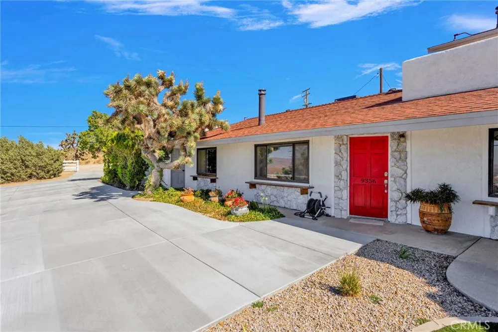9356 Bonita Vista Apple Valley, CA 92308