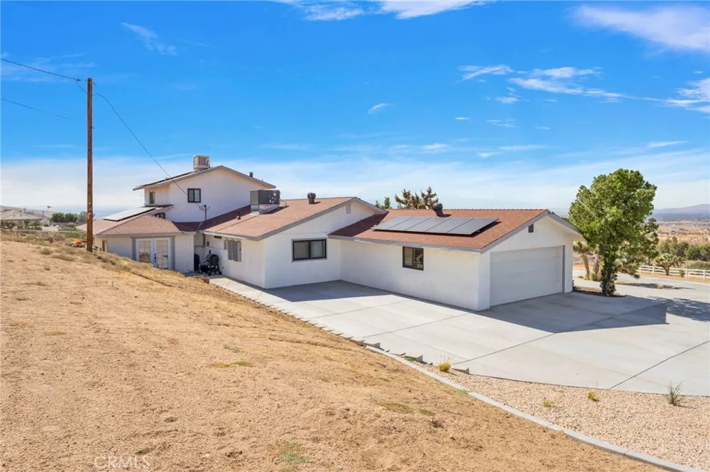 9356 Bonita Vista Apple Valley, CA 92308