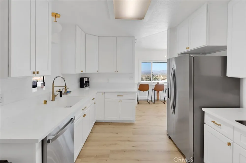9356 Bonita Vista Apple Valley, CA 92308