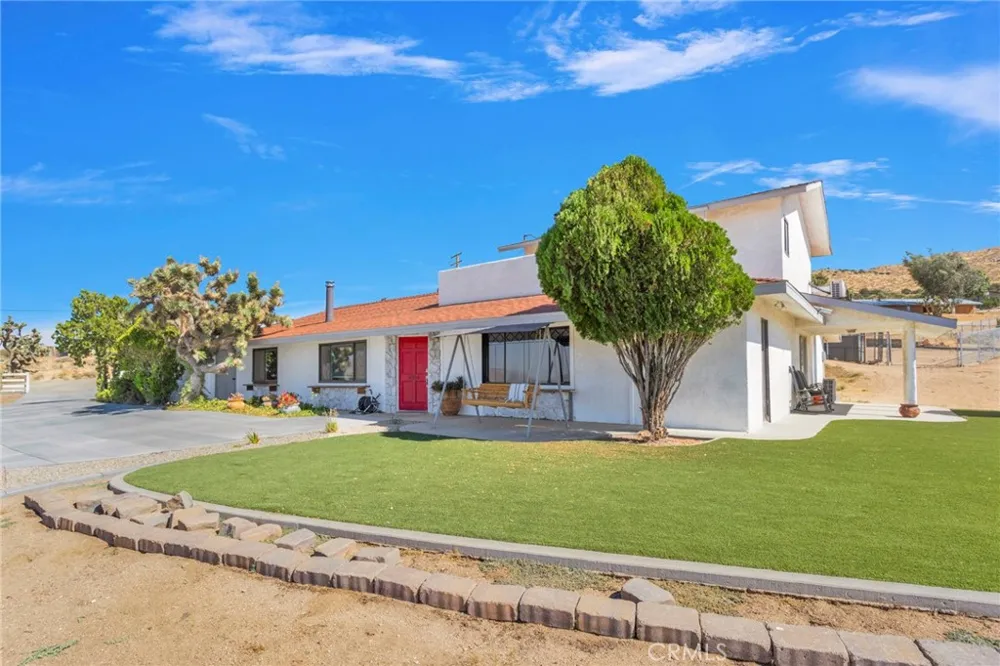 9356 Bonita Vista Apple Valley, CA 92308