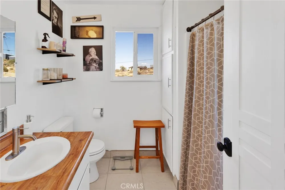 9356 Bonita Vista Apple Valley, CA 92308