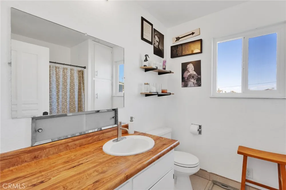 9356 Bonita Vista Apple Valley, CA 92308