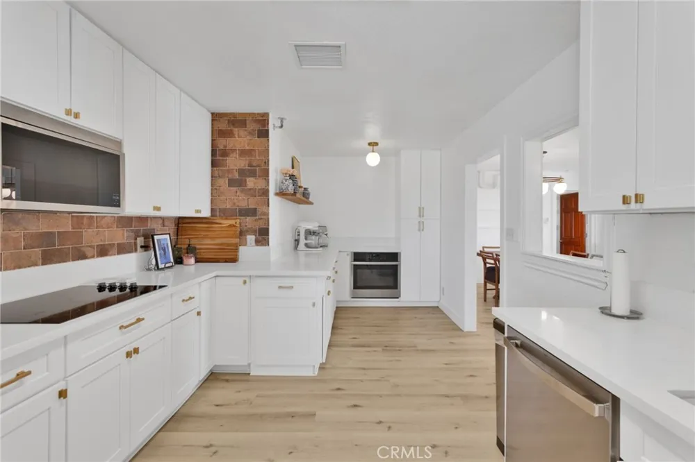 9356 Bonita Vista Apple Valley, CA 92308