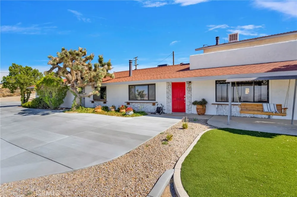 9356 Bonita Vista Apple Valley, CA 92308