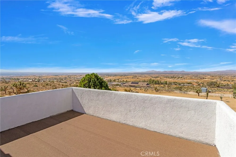 9356 Bonita Vista Apple Valley, CA 92308