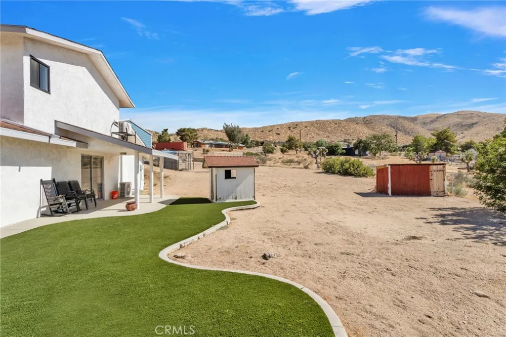 9356 Bonita Vista Apple Valley, CA 92308