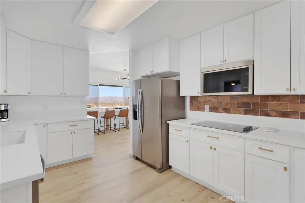 9356 Bonita Vista Apple Valley, CA 92308