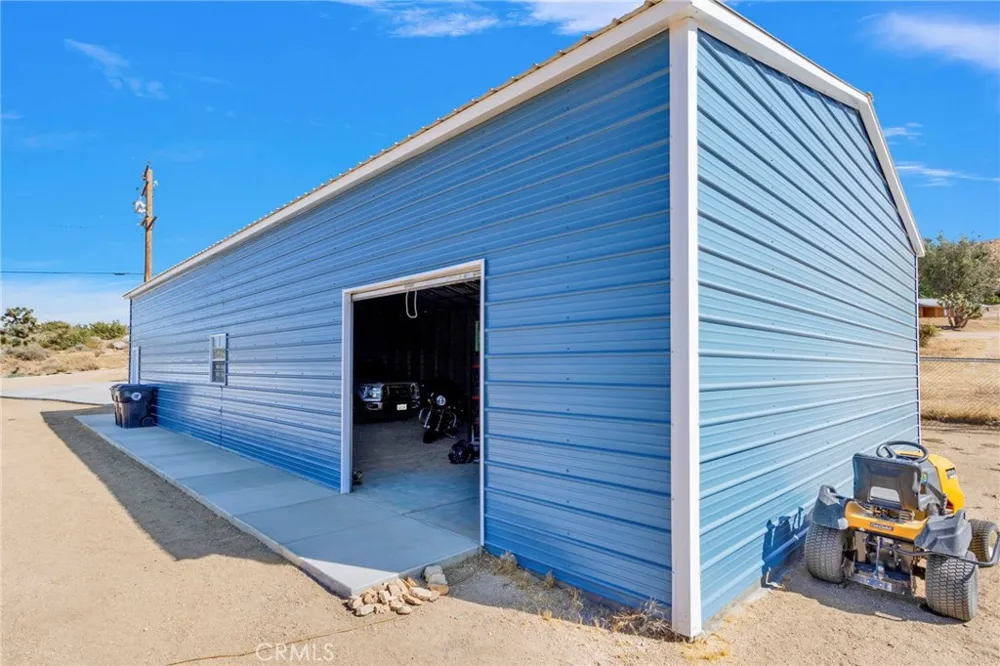 9356 Bonita Vista Apple Valley, CA 92308