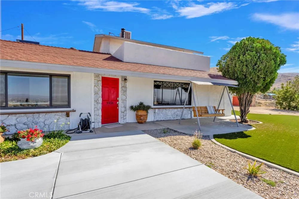9356 Bonita Vista Apple Valley, CA 92308