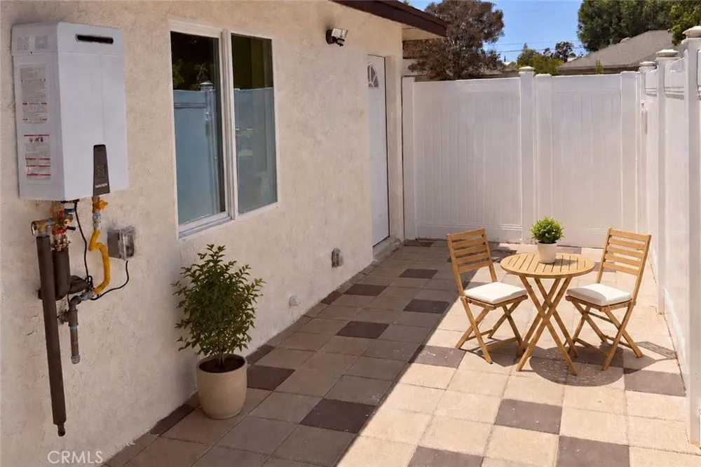 7938 Lurline Ave Winnetka, CA 91306