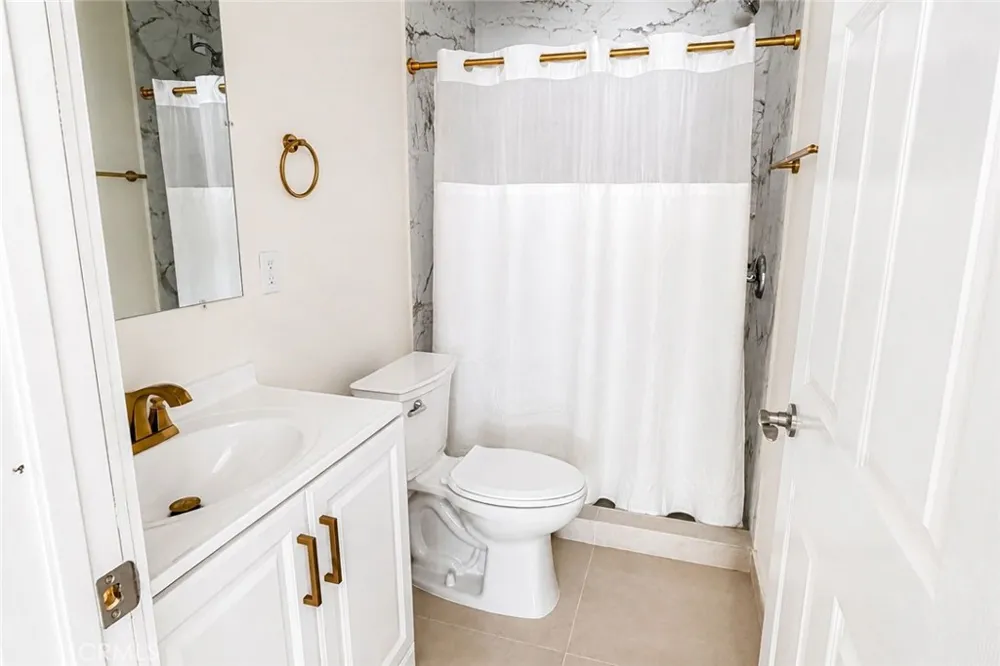 7938 Lurline Ave Winnetka, CA 91306