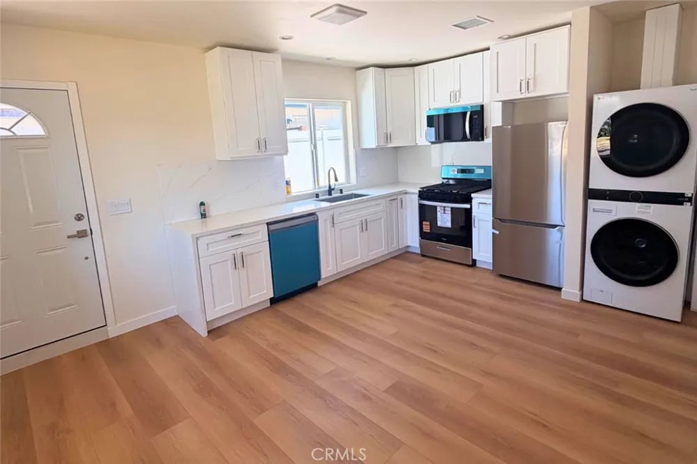 7938 Lurline Ave Winnetka, CA 91306