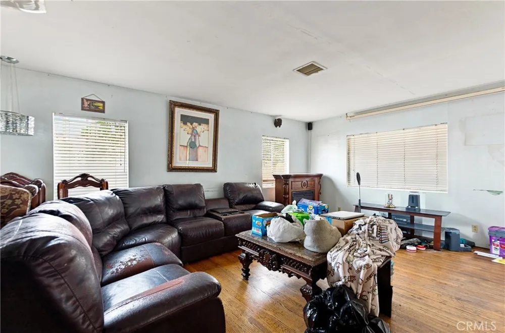 11605 Garfield South Gate, CA 90280