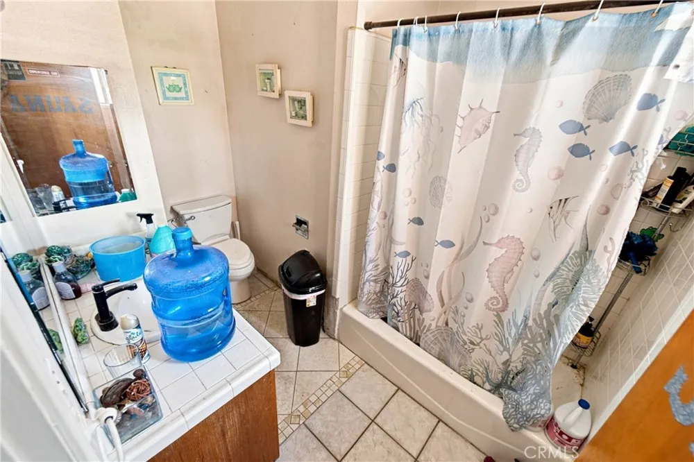 11605 Garfield South Gate, CA 90280