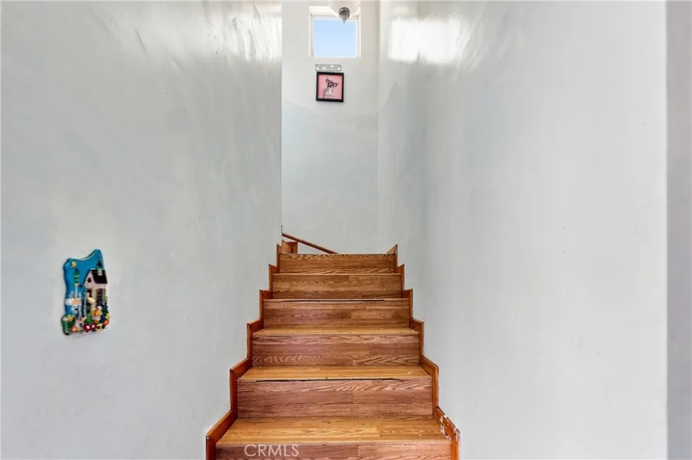 11605 Garfield South Gate, CA 90280
