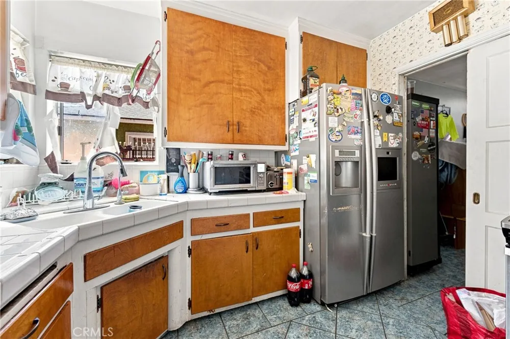 11605 Garfield South Gate, CA 90280