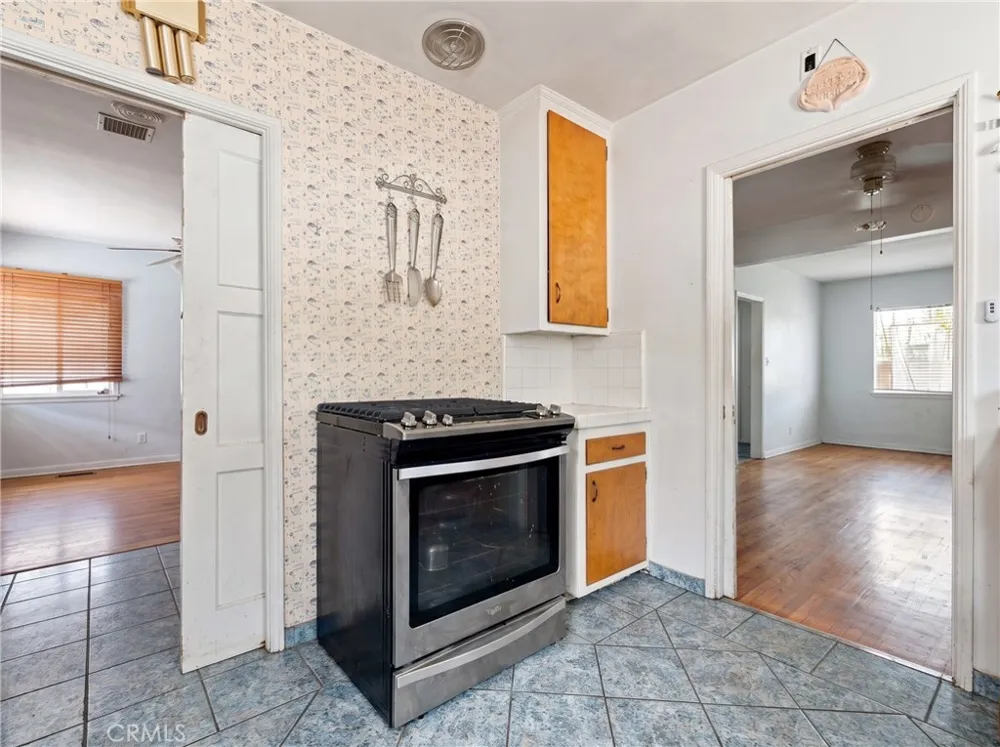 11605 Garfield South Gate, CA 90280