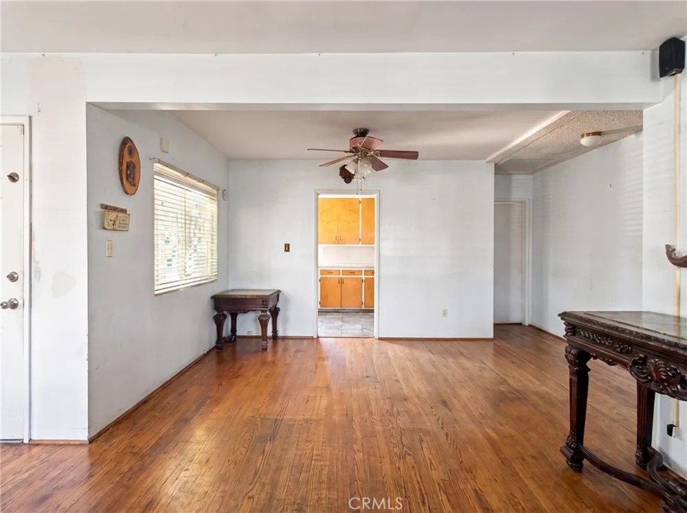 11605 Garfield South Gate, CA 90280