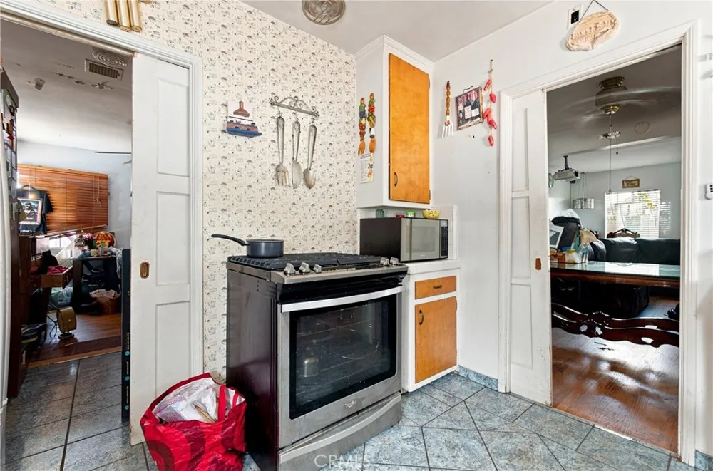11605 Garfield South Gate, CA 90280