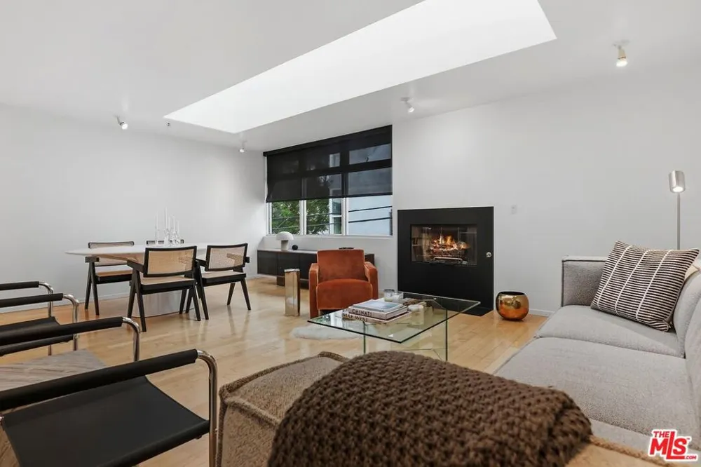 5806 Waring Avenue #14 Los Angeles, CA 90038
