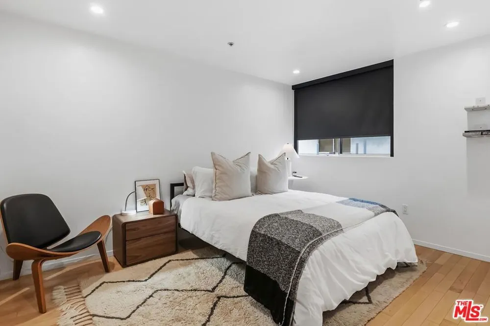 5806 Waring Avenue #14 Los Angeles, CA 90038