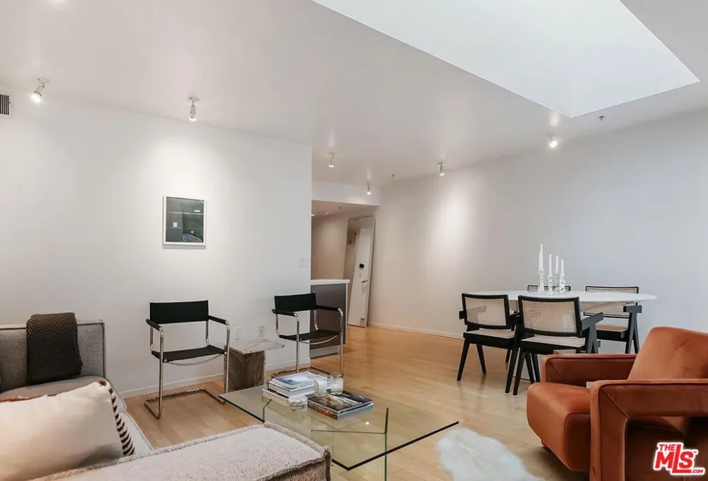 5806 Waring Avenue #14 Los Angeles, CA 90038