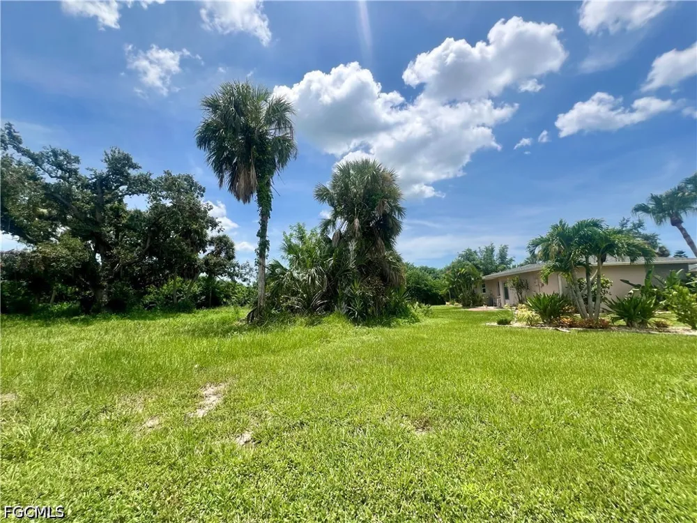 Oakland Hills Place Rotonda West, FL 33947