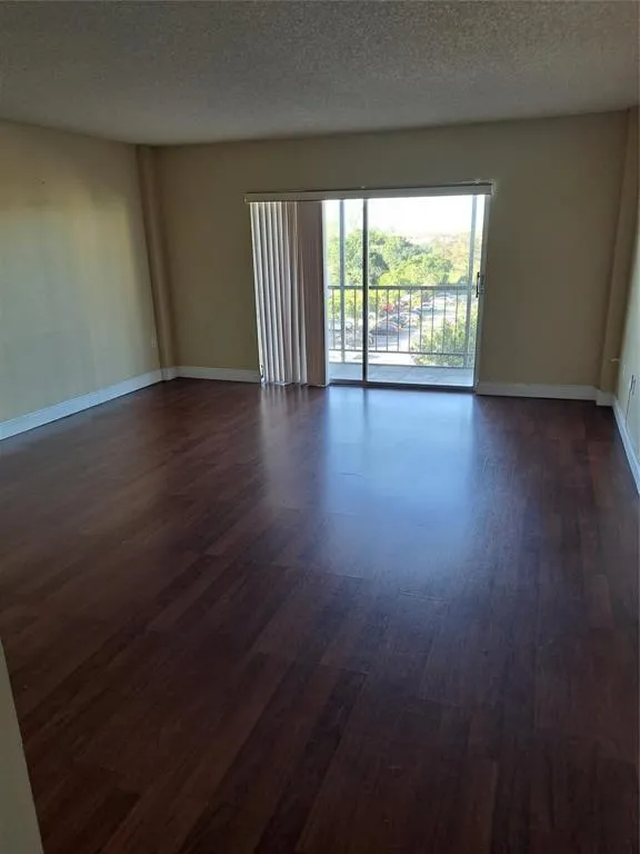 4174 Inverrary Drive #505 Lauderhill, FL 33319
