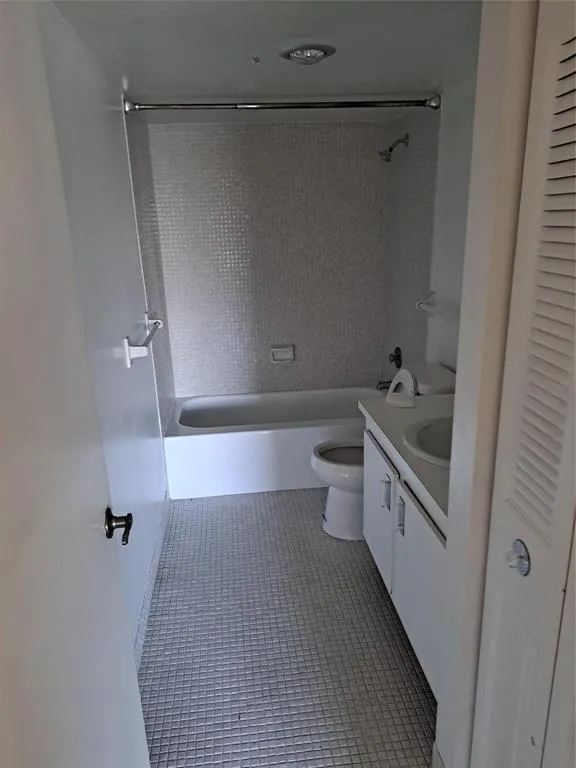 4174 Inverrary Drive #505 Lauderhill, FL 33319