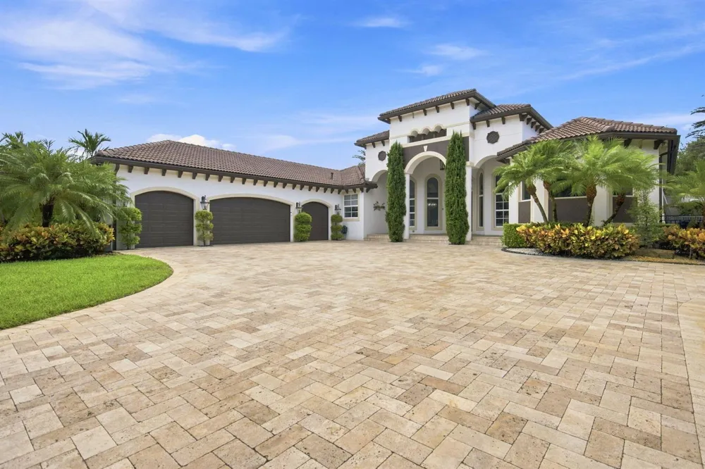 4851 SW 111TH TERRACE Davie, FL 33328