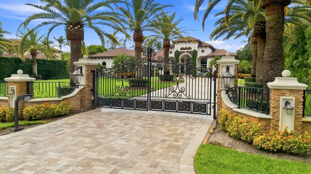 4851 SW 111TH TERRACE Davie, FL 33328