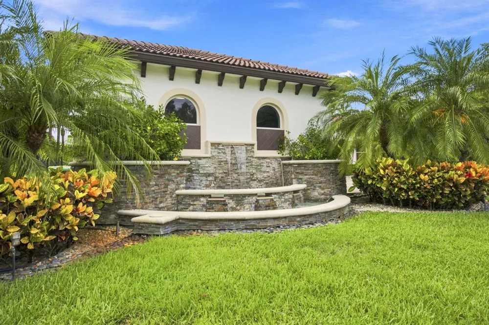 4851 SW 111TH TERRACE Davie, FL 33328