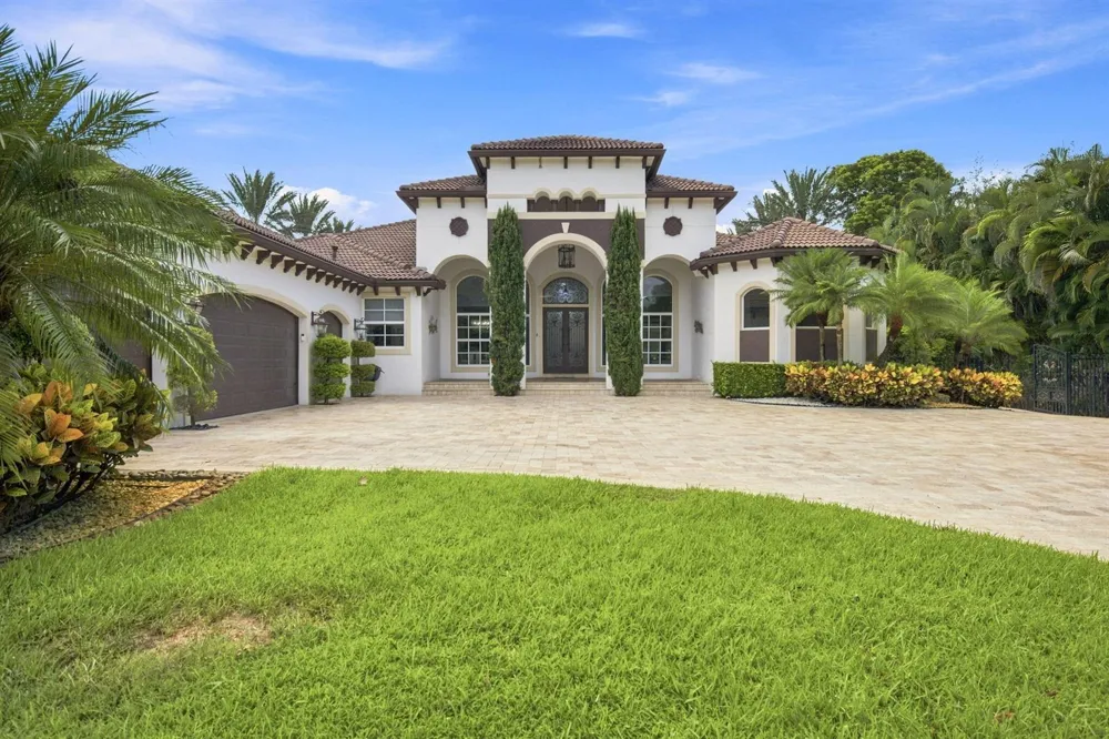 4851 SW 111TH TERRACE Davie, FL 33328