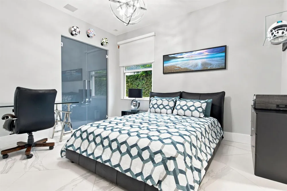 4851 SW 111TH TERRACE Davie, FL 33328