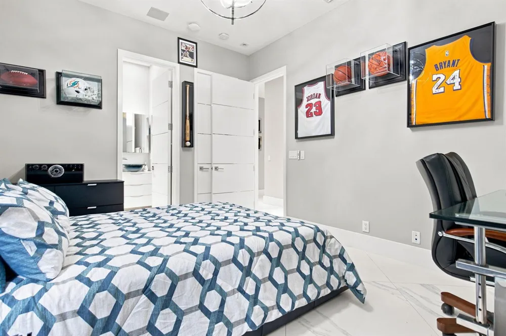 4851 SW 111TH TERRACE Davie, FL 33328