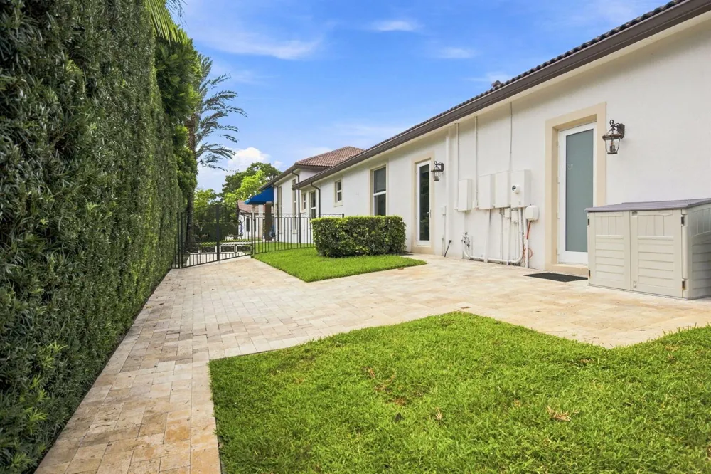 4851 SW 111TH TERRACE Davie, FL 33328