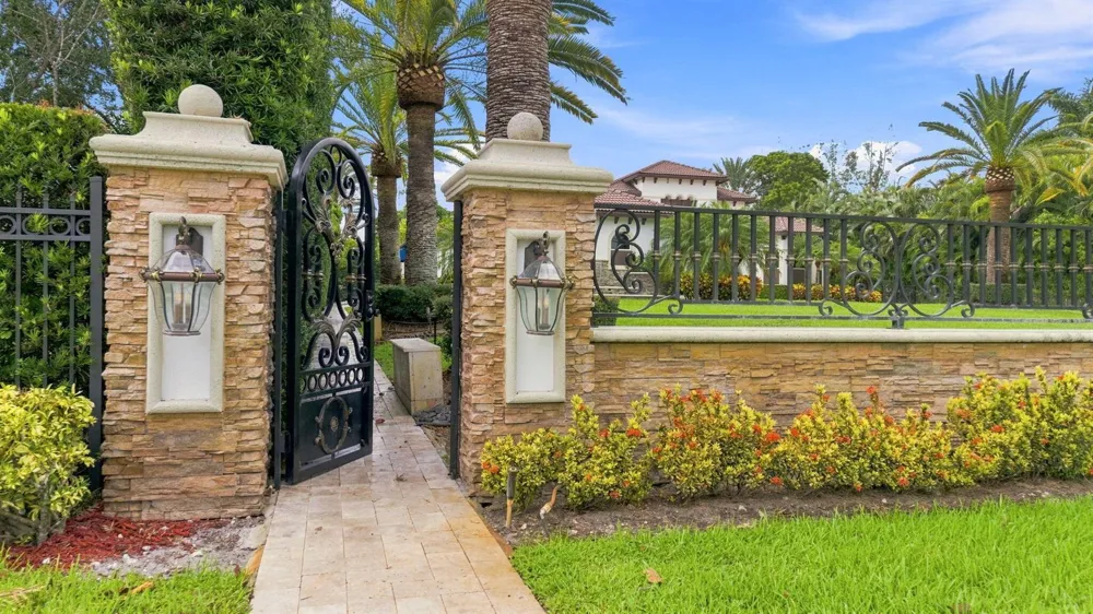 4851 SW 111TH TERRACE Davie, FL 33328