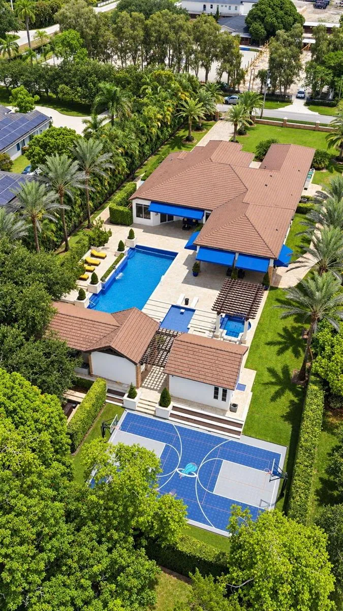 4851 SW 111TH TERRACE Davie, FL 33328