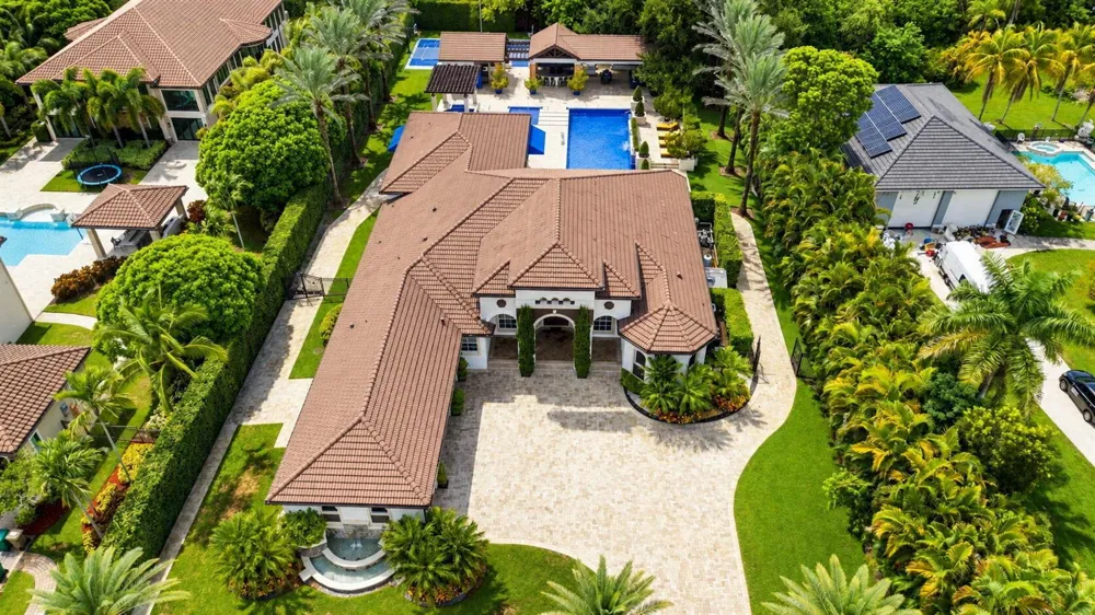 4851 SW 111TH TERRACE Davie, FL 33328