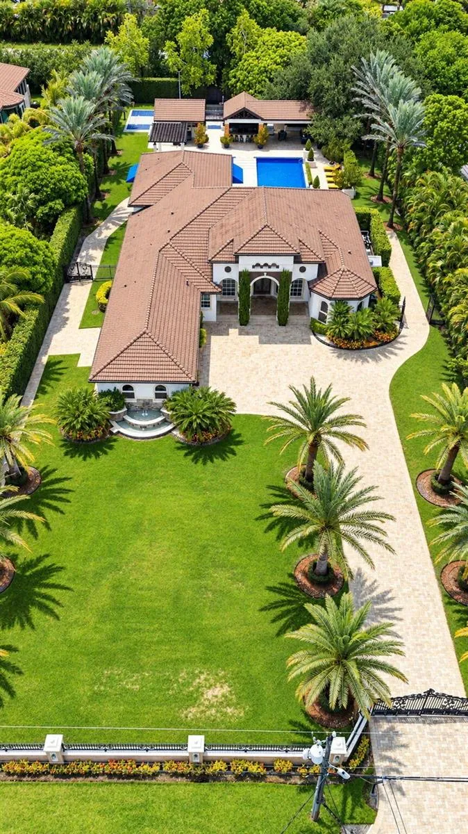 4851 SW 111TH TERRACE Davie, FL 33328