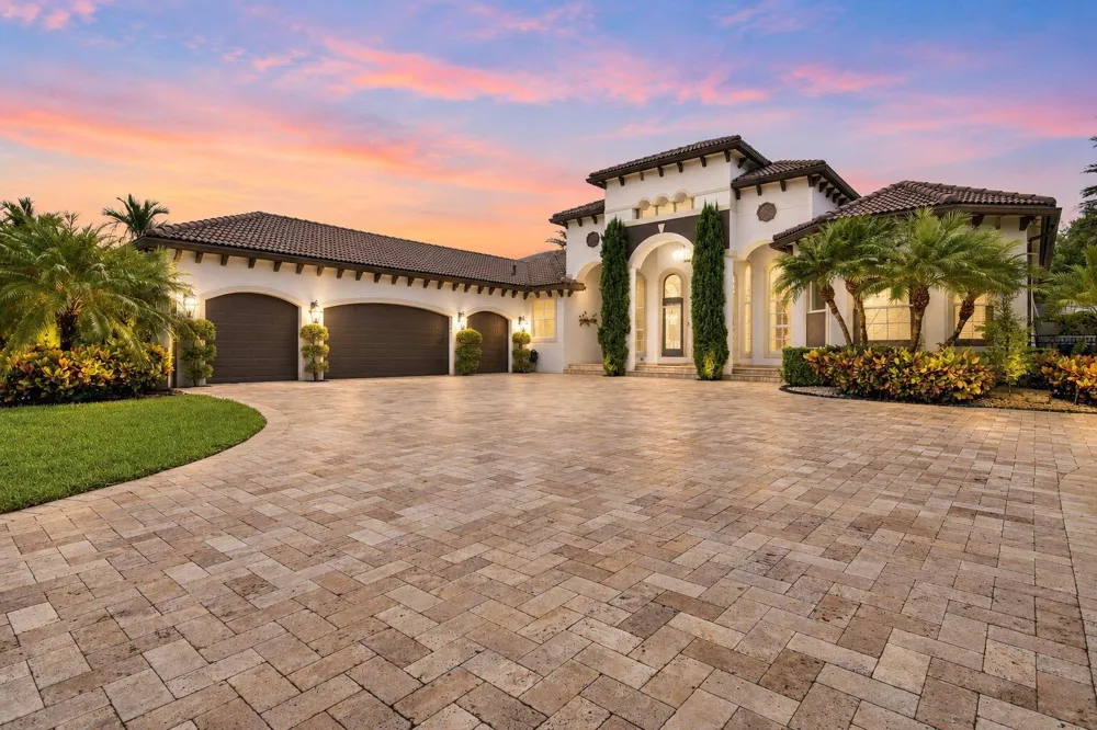 4851 SW 111TH TERRACE Davie, FL 33328
