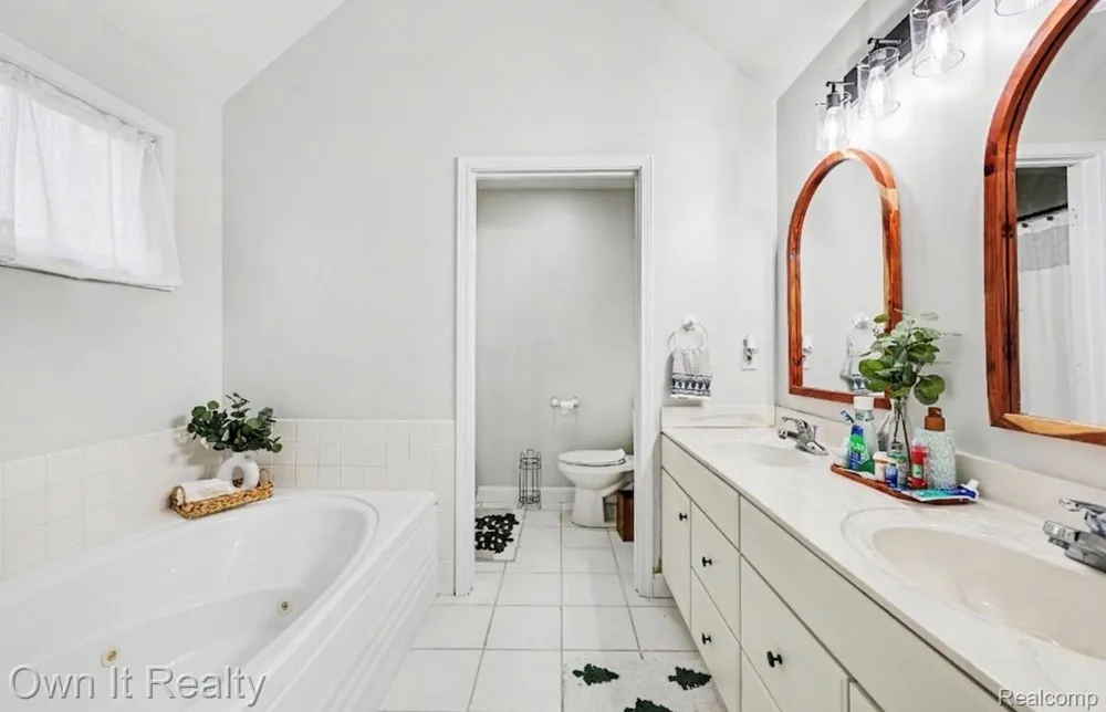 8609 Odowling Franklin Township, MI 49265