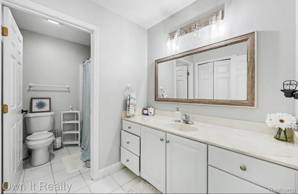 8609 Odowling Franklin Township, MI 49265