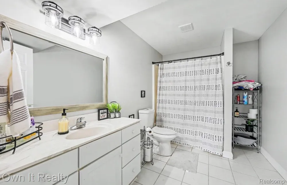 8609 Odowling Franklin Township, MI 49265