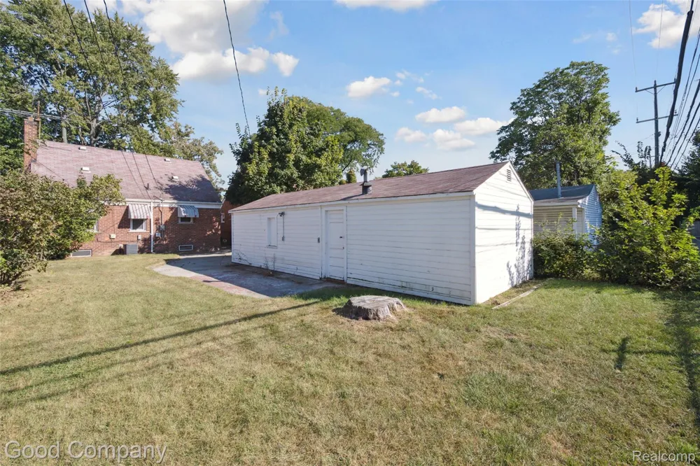 13551 WOODBINE Redford Charter Township, MI 48239