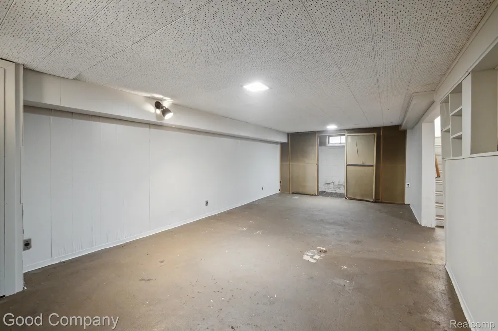 13551 WOODBINE Redford Charter Township, MI 48239