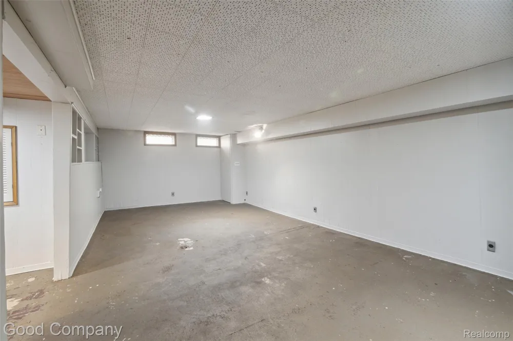 13551 WOODBINE Redford Charter Township, MI 48239