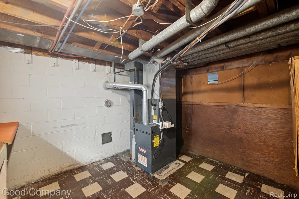 13551 WOODBINE Redford Charter Township, MI 48239
