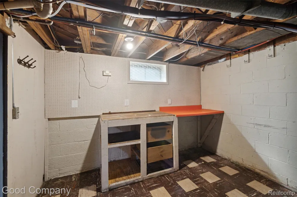 13551 WOODBINE Redford Charter Township, MI 48239