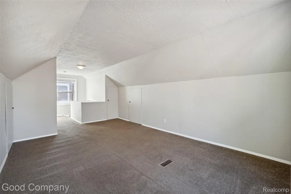 13551 WOODBINE Redford Charter Township, MI 48239